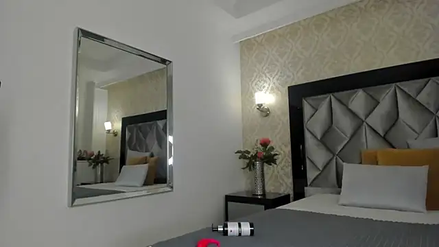 Snapshot of Layla_Mackenzie chatting on 10-06-25, 02:46 Layla Mackenzie online show from 10-06-25, 02:46