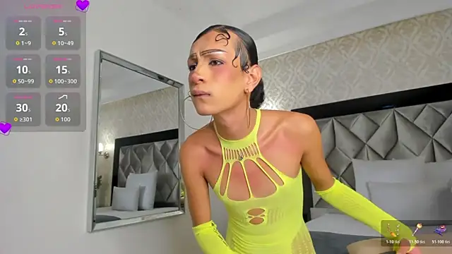 Layla Mackenzie online show from 11-13-25, 04:05