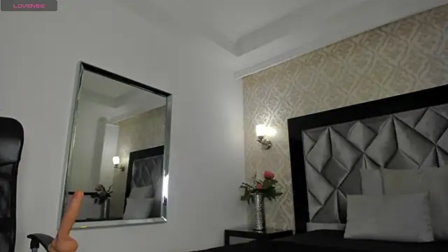 Snapshot of Layla_Mackenzie chatting on 09-27-25, 02:07 Layla Mackenzie online show from 09-27-25, 02:07