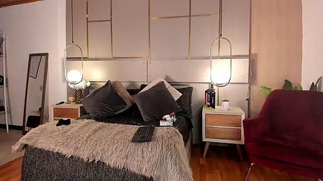 Snapshot of Lina_Montclair chatting on 02-24-26, 07:26 Lina Montclair online show from 02-24-26, 07:26