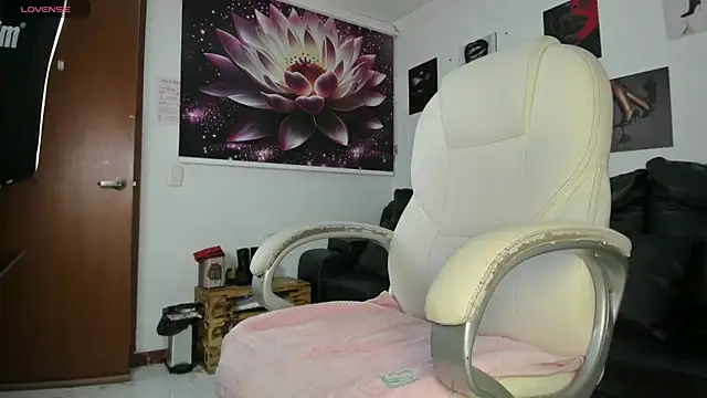 lycoris 19 online show from 11-15-25, 09:08