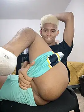 Snapshot of Raam_Star chatting on 12-20-25, 07:11 Raam Star online show from 12-20-25, 07:11