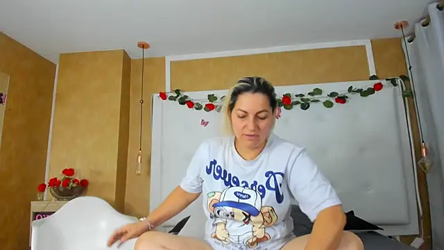 Heidy milf online show from 03-20-26, 07:59