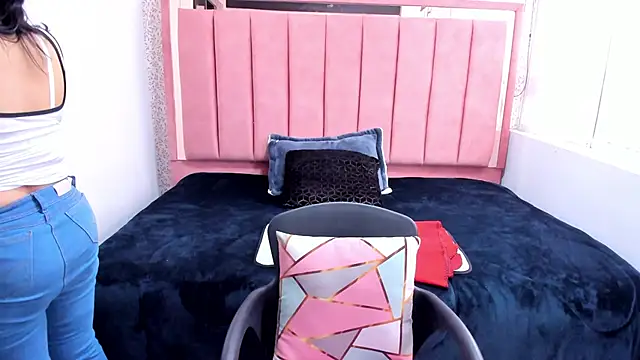 Barbara fox   online show from 11-19-25, 12:05