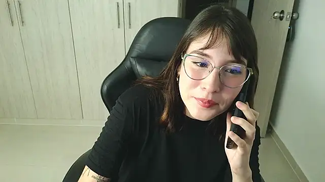 Yulienneg online show from 01-11-26, 12:28