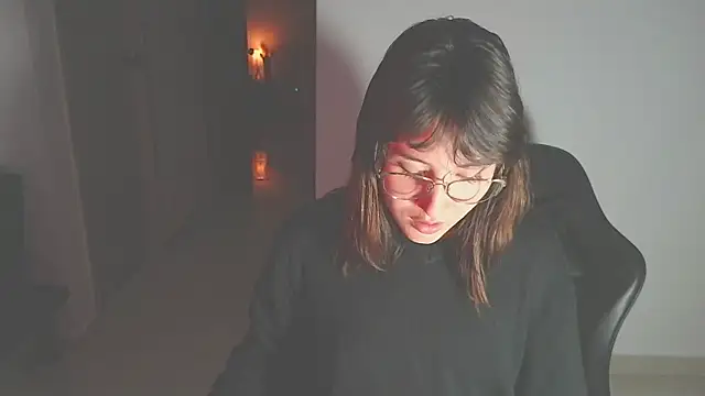 Yulienneg online show from 04-16-26, 02:34