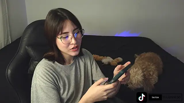 Yulienneg online show from 10-09-25, 11:27