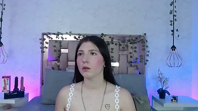 Snapshot of ScarlettRox chatting on 09-17-25, 11:23 ScarlettRox online show from 09-17-25, 11:23
