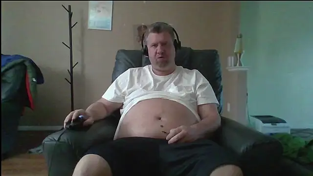 Single White Male online show from 05-04-26, 11:46