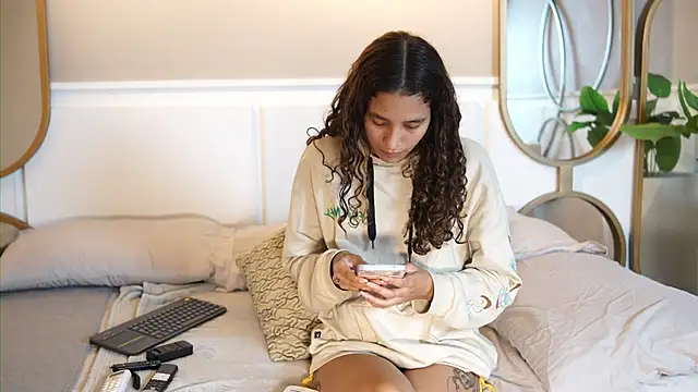 pinkloly online show from 09-11-25, 12:49