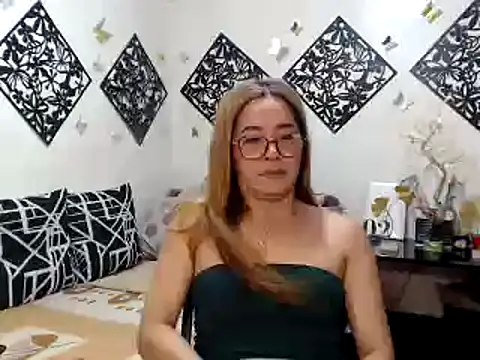 Snapshot of TheMISTRESSx69 chatting on 06-19-26, 11:09 TheMISTRESSx69 online show from 06-19-26, 11:09