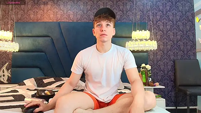 TaylerWhite online show from 12-21-25, 11:56