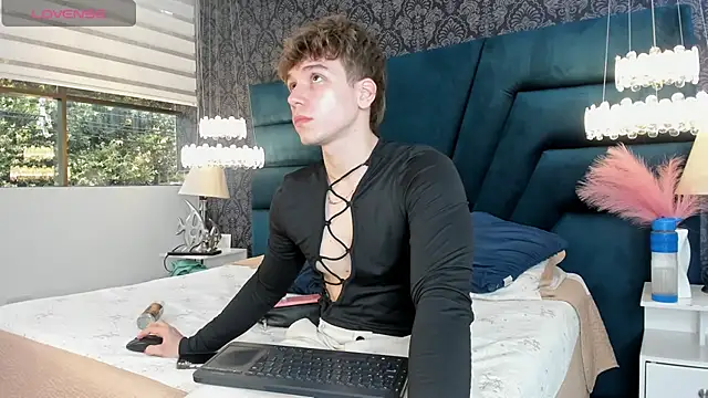 TaylerWhite online show from 07-16-26, 12:02
