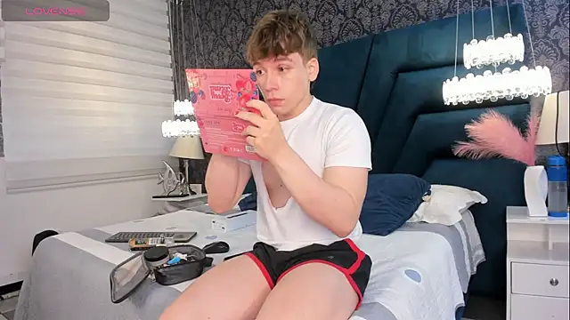 TaylerWhite online show from 07-09-26, 11:53