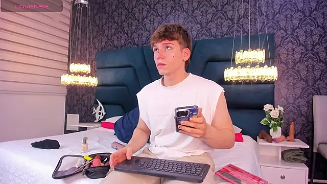 TaylerWhite online show from 02-03-26, 12:10