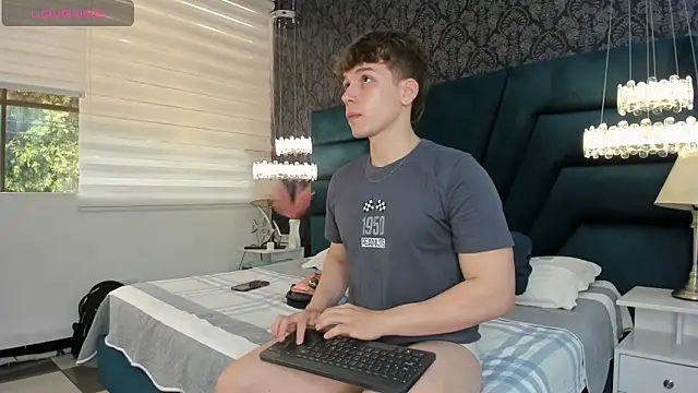 TaylerWhite online show from 06-14-26, 12:28