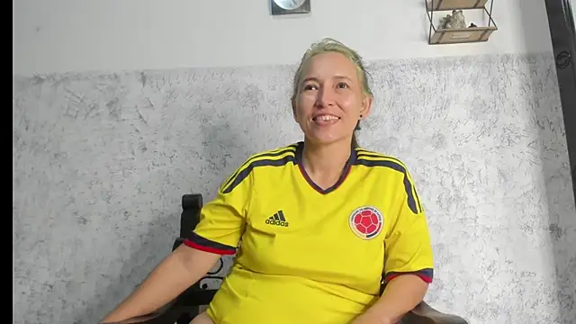 marly charm  online show from 10-12-25, 02:13