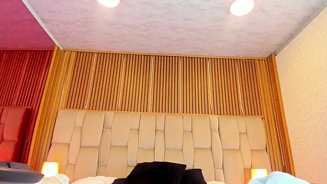 Snapshot of Sophie_Calloway chatting on 03-21-26, 01:37 Sophie Calloway online show from 03-21-26, 01:37