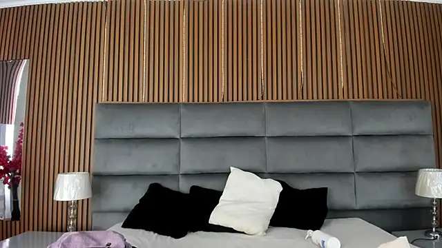 Snapshot of Sophie_Calloway chatting on 04-14-26, 02:55 Sophie Calloway online show from 04-14-26, 02:55