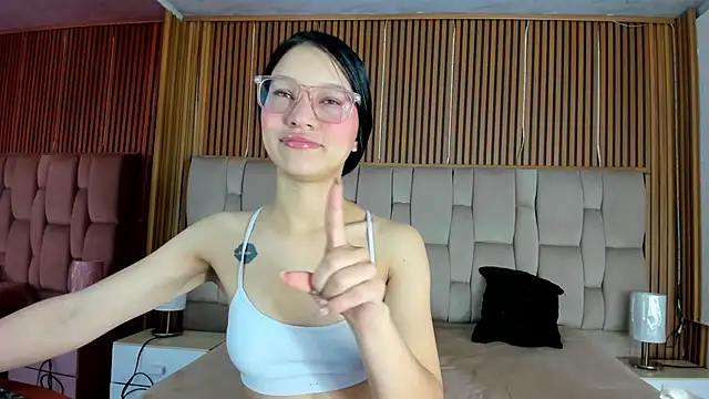 Sophie Calloway online show from 04-30-26, 02:24