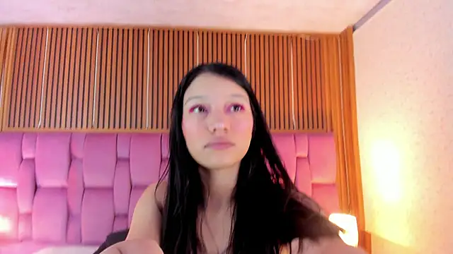 Snapshot of Sophie_Calloway chatting on 10-14-25, 02:17 Sophie Calloway online show from 10-14-25, 02:17