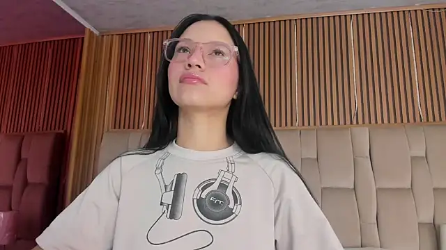 Sophie Calloway online show from 04-23-26, 01:35