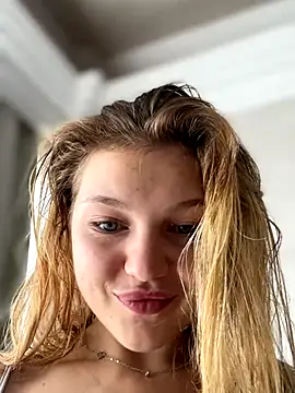 Emaline Fane online show from 10-18-25, 09:33