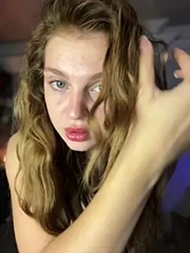 Emaline Fane online show from 04-19-26, 06:43