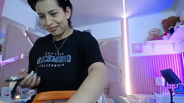 Mia garcia28 online show from 10-15-25, 08:06