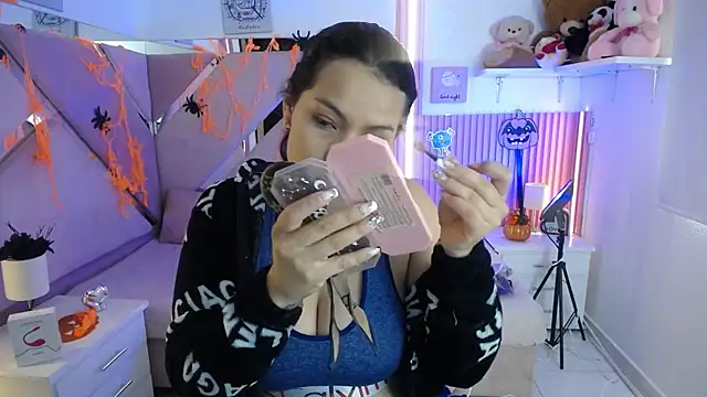 Mia garcia28 online show from 10-24-25, 07:57