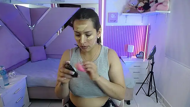 Mia garcia28 online show from 11-14-25, 07:39