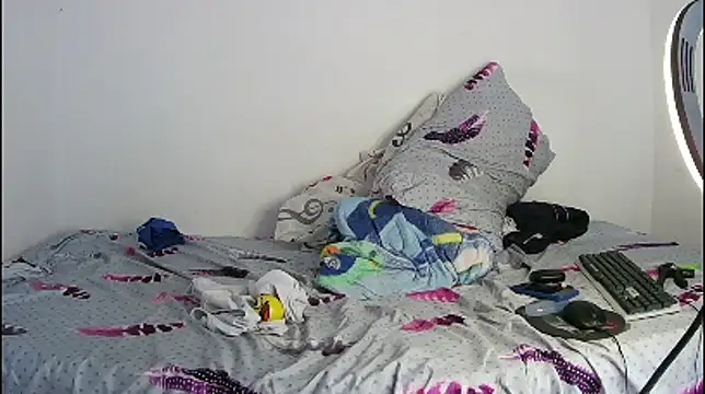 Ebebyjuan online show from 06-28-26, 07:42