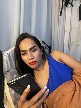 RomanticPearlTS online show from 11-13-25, 02:04