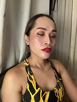 RomanticPearlTS online show from 05-19-26, 02:02