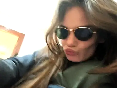 Junani2231 online show from 12-20-25, 03:37