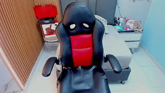 Isisleroy1 online show from 11-10-25, 03:00