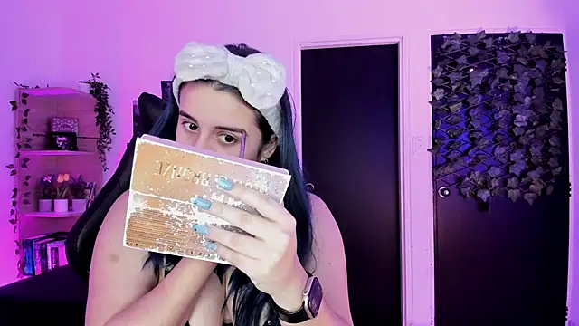 Snapshot of Lana_Herondale chatting on 12-16-25, 09:13 Lana Herondale online show from 12-16-25, 09:13