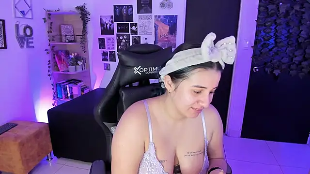 Snapshot of Lana_Herondale chatting on 11-25-25, 09:09 Lana Herondale online show from 11-25-25, 09:09