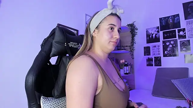 Snapshot of Lana_Herondale chatting on 10-11-25, 09:05 Lana Herondale online show from 10-11-25, 09:05