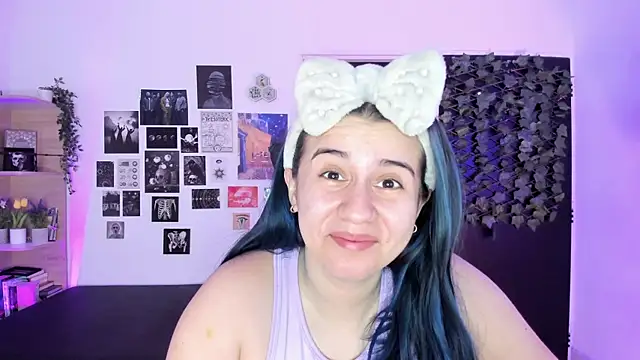 Snapshot of Lana_Herondale chatting on 12-18-25, 09:14 Lana Herondale online show from 12-18-25, 09:14