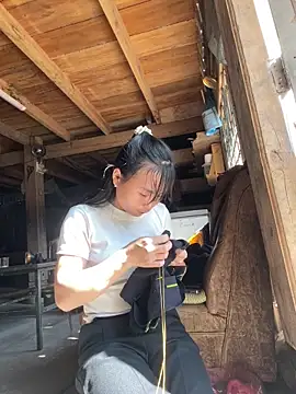 Sunyinn online show from 11-25-25, 05:52