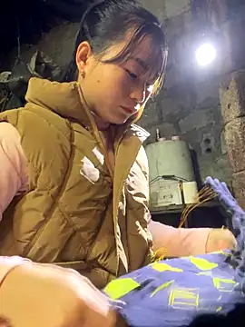 Sunyinn online show from 12-17-25, 01:43