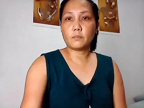 nhayasquirt online show from 11-18-25, 09:23