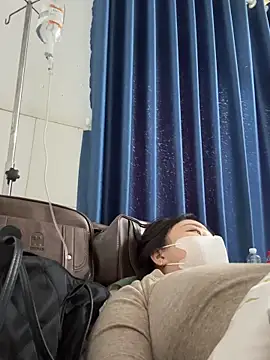 Bonnie-2k online show from 04-17-26, 03:42