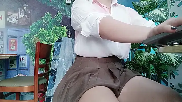 Bonnie-2k online show from 11-13-25, 01:42