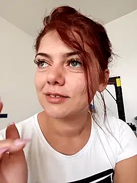 Snapshot of LadyNora chatting on 09-18-25, 06:27 LadyNora online show from 09-18-25, 06:27