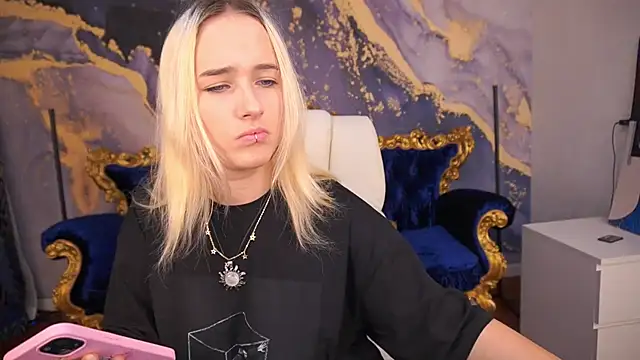 LilElfie online show from 09-09-25, 06:01