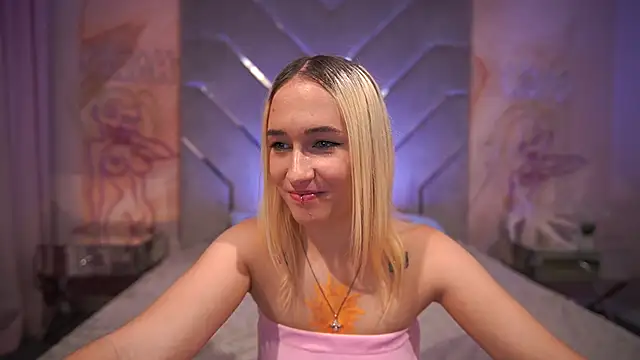 LilElfie online show from 09-27-25, 01:17