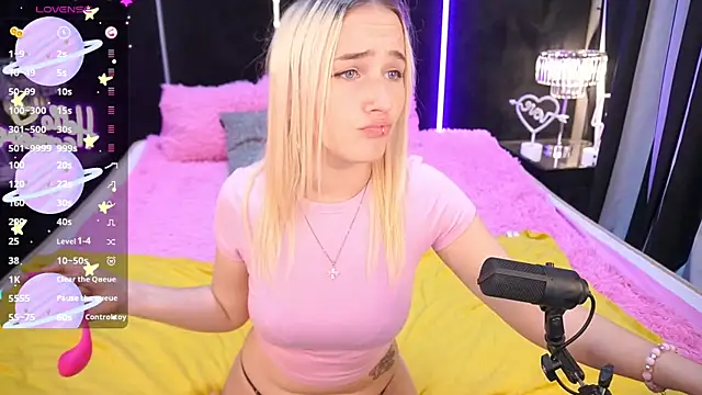 LilElfie online show from 09-16-25, 01:12