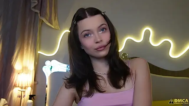 kellypeachcake online show from 12-22-25, 05:18